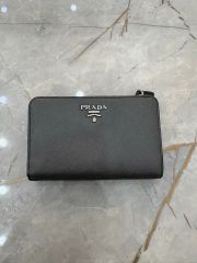 新品未使用 プラダ ペンケース サフィアーノ トライアングルロゴ