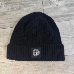 人気 STONEISLANDストーンアイランドロゴワッペンビーニーニット帽黒