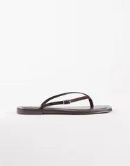エイソス レディース シューズ サンダル ASOS DESIGN Fitz skinny strap flip flops in chocolate チョコレートのサムネイル
