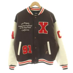 エクストララージ X-LARGE 23AW OG LOGO VARSITY JACKET ロゴ バーシティジャケット アームレザー スタジャン ブルゾン ワッペン L 茶 ブラウン 白 ホワイト /MW ■GY50のサムネイル