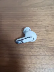JBL LIVE BEAM 3 シルバー 左耳