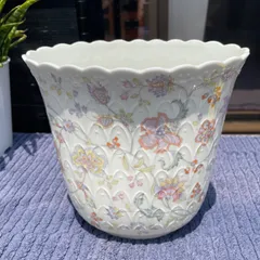 昭和レトロ　日本製　ナルミ　ボーンチャイナ 　花瓶 小花模様　18×18のサムネイル