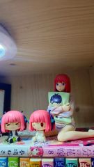 三つ葉ちょこ B2タペストリー 眷属と吸血鬼ちゃん - メルカリ