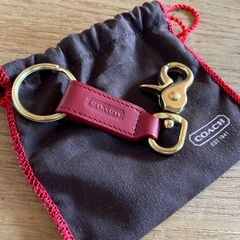 COACH プレッツェル型キーホルダー - メルカリ