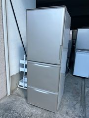 SHARP 2ドア冷蔵庫 ホワイト 本体 2019年製 - メルカリ