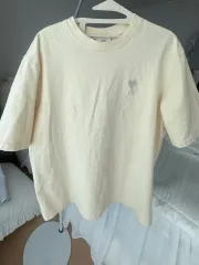 AMI パリ 半袖 Tシャツ アイボリーのサムネイル