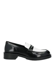 スチュアート ワイツマン レディース シューズ スリッポン・ローファー STUART WEITZMAN モカシン White ホワイトのサムネイル