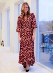 新品タグ付✨GANNI 花柄 ラップワンピース カシュクール マキシ 40 赤黒 新品タグ付✨GANNI 花柄 ラップワンピース カシュクール マキシ 40