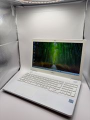 美品❣️特大1TB‼️設定済ですぐに使えるカメラ付白ノートパソコン