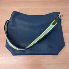 Kitamura キタムラ ショルダーバッグ ネイビー