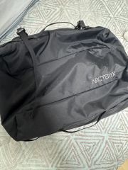 非売品未使用】ARC'TERYX 赤 紺 アークテリクス札幌 ノベルティポーチ