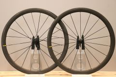 MAVIC コスミック プロ カーボンUST（リムブレーキ仕様）：アジリスト付 MAVIC コスミック プロ カーボンUST リムブレーキ ：アジリストTLR付