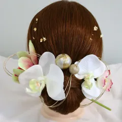 胡蝶蘭　シンビジウム(赤緑)　クリスマスローズ　和玉　水引　金箔