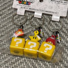 スーパーマリオメーカーの本とマリオのキーホルダー - メルカリ