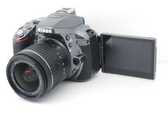 ✨ショット数4121回✨Wi-Fi内蔵✨Nikon D5300 近遠対応レンズ✨ - メルカリ