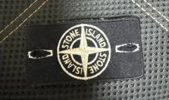 希少品‎‎☆【STONE ISLAND】赤ワッペン（ボタン付） - メルカリ