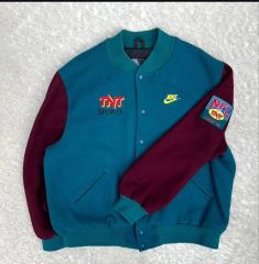 超希少 NIKE 90s 袖レザー スタジャン NIKE TOWN ブラック - メルカリ