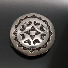 Sterling Silver コンチョ　ナバホ　ジェニファーカーティス Sterling Silver コンチョ ナバホ ジェニファーカーティス - メルカリ