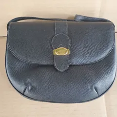 カルヴェン carven ショルダーバッグ 黒　シンプル カジュアル バッグのサムネイル