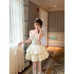 treat ürself サテンバルーンぺプラムミニワンピース - メルカリ
