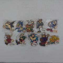 ★【当時物★小学館、円谷プロ、 ウルトラマン＆怪獣バッジ47個セット 当時物 小学館 円谷プロ、 ウルトラマン 怪獣バッジ 32個セット - メルカリ