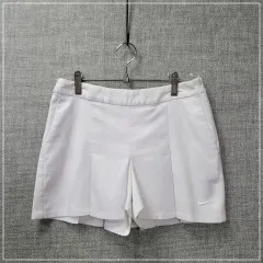 1902 NIKE GOLF 白 ショーツパンツ レディース 64のサムネイル
