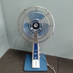レトロレアな壁掛け式SANYO 赤いファンの扇風機EF-6YK - メルカリ