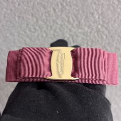 美品✨Salvatore Ferragamo バレッタバラリボン plum - メルカリ