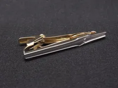YVESSAINTLAURENT イヴサンローラン ネクタイピン タイクリップ アクセサリー ビジネス 紳士 メンズ シルバー系×ゴールド系 DN6428のサムネイル