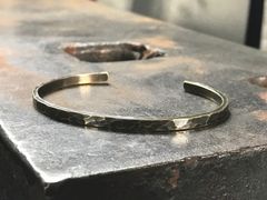 期間限定価格】 Etrarium Bangle ブラック - メルカリ