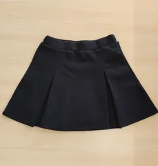 新品未使用　タグ付　ユニクロ　GIRLS ドライスウェットミニスコート　150サイズ　黒のサムネイル