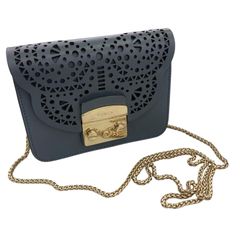 フルラ FURLA メトロポリス ミニクロスボディ ペイズリー柄 - メルカリ