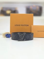 LOUIS VUITTON チェーンベルト・LV ブレイデッド - メルカリ