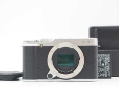 □極上品□ FUJIFILM X-A2 ボディ シルバー #..526 - メルカリ
