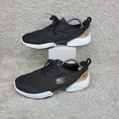 美品 スケッチャーズ ウノ スプレッド ザ ラブ 23.5 ハート スニーカー