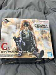 一番くじ 進撃の巨人 C賞 リヴァイ フィギュア D賞 巨人ヘッド