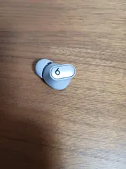 Beats Studio Buds+ シルバー 左耳のみのサムネイル