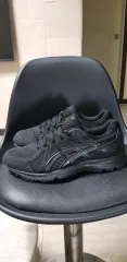 アシックス スニーカー 黒(245)