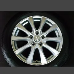 (T-2218)本州送料無料 バリ山 215/60R17 VRX3 24年製 C-HR カローラクロス 等 17インチスタッドレスセット物 中古タイヤホイールのサムネイル