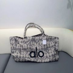 訳あり品】alo yogaトートバック 大容量 ノベルティ ショッパー - メルカリ