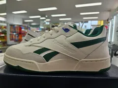 新品 リーボック 靴 245mmのサムネイル