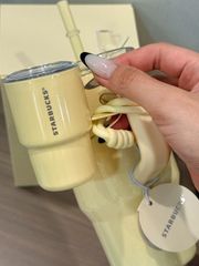 海外スタバ限定Starbucks 615mlタンブラー チャーム付大人気の新商品