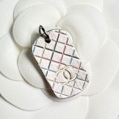 美品✨　グッチ　ピアス　フラワー　マザーオブパール　片耳　シルバー　Ag925 美品 GUCCI ピアス マザーオブパールフラワー ホワイト シルバー Ag925