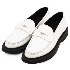 MARNI ローファー ピアス　フープ レザー ホワイト ロゴ MARNI ローファー ピアス フープ レザー ホワイト ロゴ - メルカリ