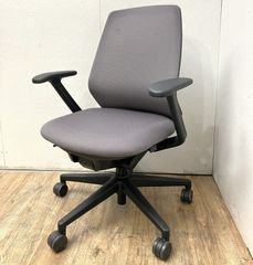 アウトレット展示品・2025年製 内田洋行 リーフレク 可動肘 ミディアム 