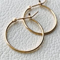 ら*ろ様 クアラントット フープピアス - メルカリ
