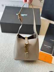 [오늘 특가] Saint Laurent Mini Hobo 언더 암 가방 무료 배송! 재고 한정의 유익한 가격입니다