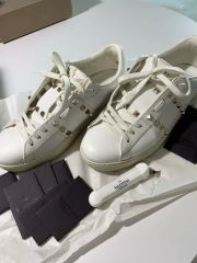 VALENTINO ロックスタッズ アンタイヒールド スニーカー 11 - メルカリ