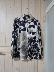 LEONARD SPORT 上品 フラワープリント モックネック ストレッチ M