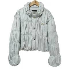 美品 クリーニング済 FOXEY フォクシー Short Coat Neige メタルプレート タフタ 中綿 ショートジャケット 43870 40 スモーキーブルー レディース 古着 中古 USEDのサムネイル